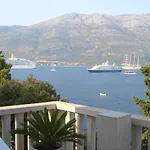 Jade Front Row Sea View - Walk To Korcula Old Town Apartamento