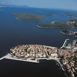 Jade Front Row Sea View - Walk To Korcula Old Town Apartmán *