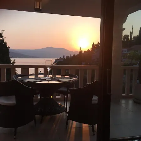 Villa Jade Apartments Front Row Sea View - Walk To Korcula Old Town * Medvinjak