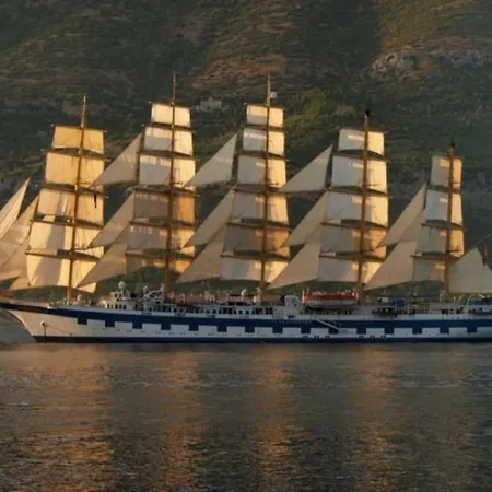 Jade Front Row Sea View - Walk To Korcula Old Town * Medvinjak
